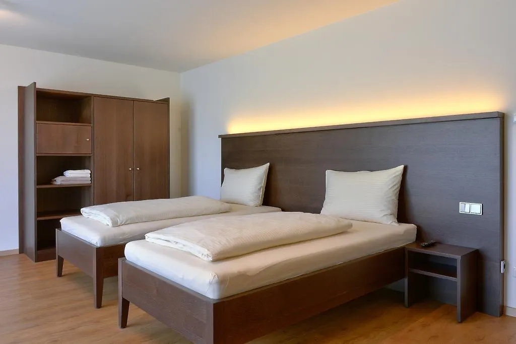 Gaestehaus Am Lindenhain Erding 0*,  Germany